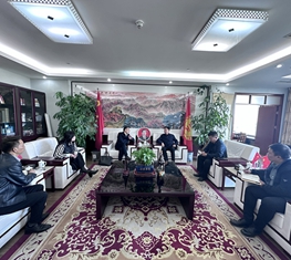 巴中市人民政府駐北京聯(lián)絡處李海龍主任一行到訪岳氏集團